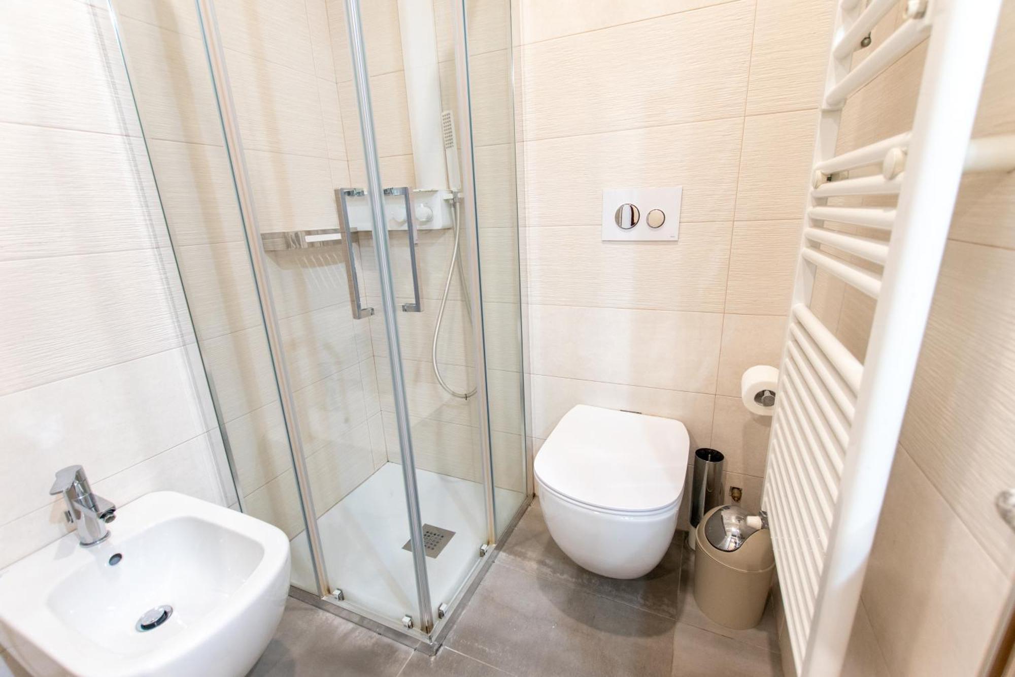 Ihost - Niccolini 21 Milano